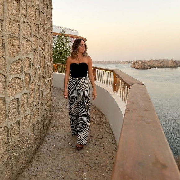 Meet your Posher, Courtney - Picture 1 of 1